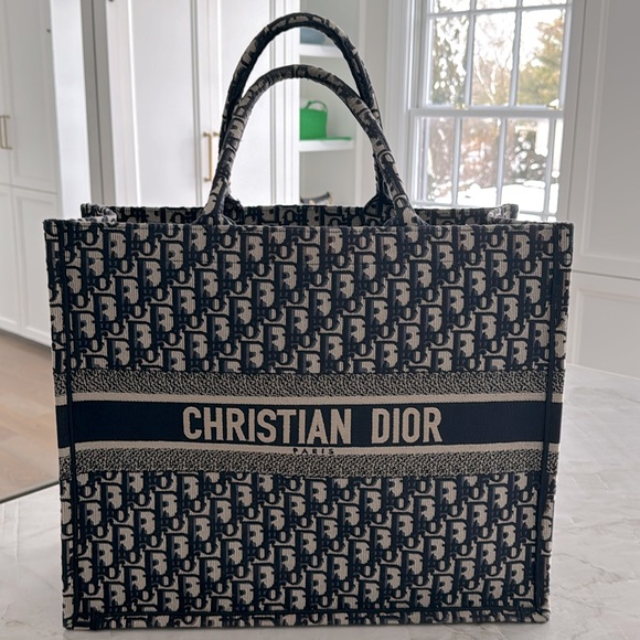 Large Dior Book Tote, ecru and blue Dior Oblique Embroidery (42x35x18.5 cm) - Picture 1 of 10